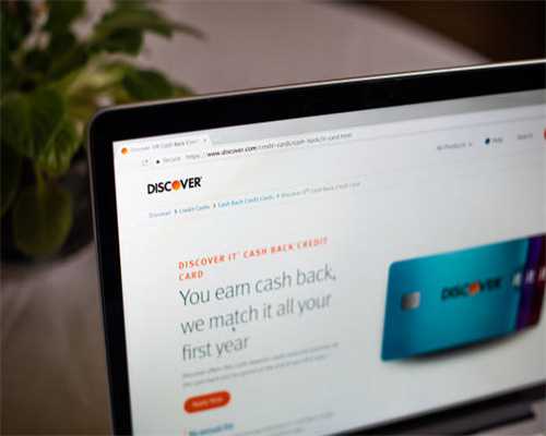 故事：她一袭凤冠霞帔执手太子，交杯刹那，洒下丹寇中藏的毒粉