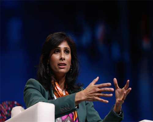 违规刷漆气味刺鼻 中牟万峰石材城俩公司存在污染问题