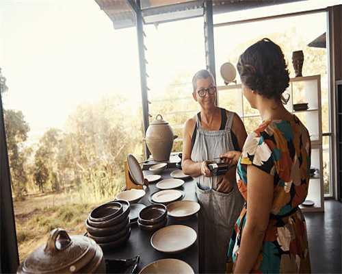 卫生间大理石地砖上拉槽,实用又漂亮!我却骂师傅破坏地砖完整性 卫生间大理石地砖上拉槽,实用又漂亮!我却骂师傅破坏地砖完整性