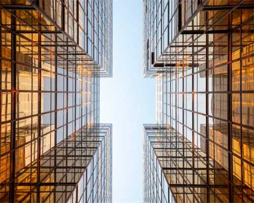 【随手拍】这个非机动车道的宽度，我停进去“嘟嘟厚”！