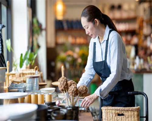 清爽的蓝色穿出有气场的你