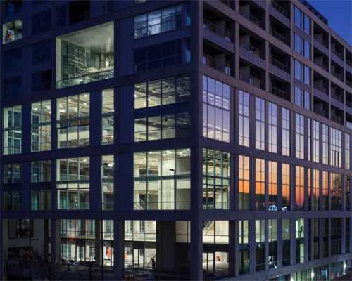 30年前母亲陪嫁的四床绸缎被子一直没舍得用，很贵，69元一条