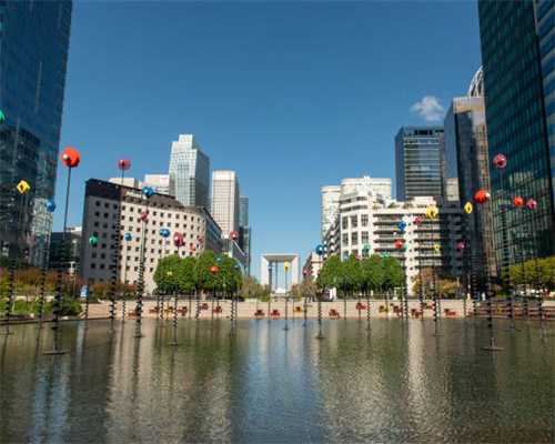 颠覆想象的商业综合体设计：上海鑫耀光环以“消失的飘带”为灵感