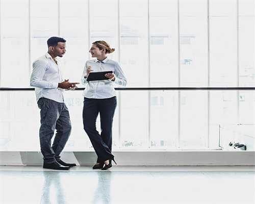 (文化中国行)一件明朝的袍子 在她们手里“复活”了 (文化中国行)一件明朝的袍子 在她们手里“复活”了