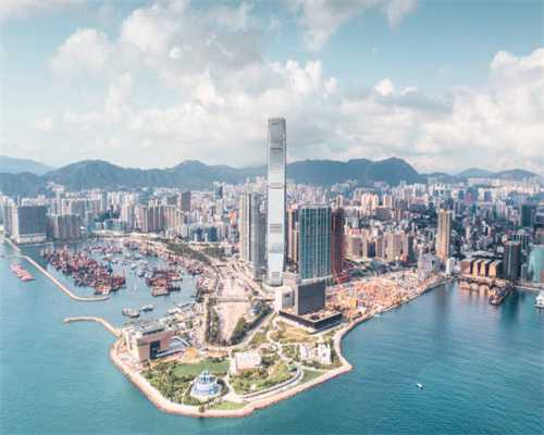 这就是于正口中的小梁朝伟吗？网友：这张七形的脸，粗看也很残忍