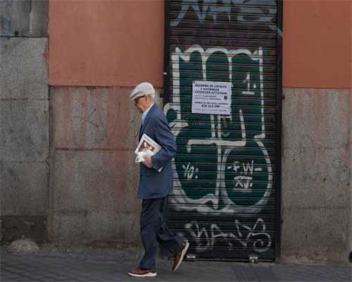 股市越跌ETF申购越多，金融机构都开始“抄底”了