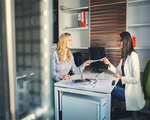 绝口不提墙面刮白？小陈给老挝丈母娘建房，刮白为何迟迟不动？